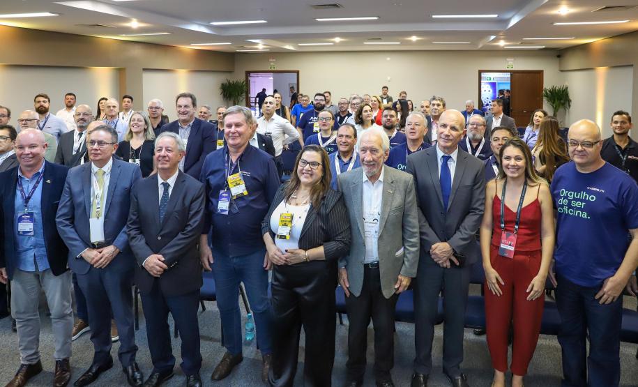 Piana participa da abertura da maior feira de fornecedores automotivos do Paraná