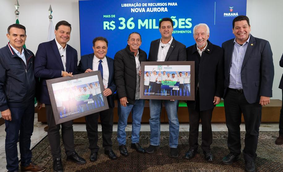 Ratinho Junior confirma R$ 741 milhões para infraestrutura urbana e rural de 12 municípios