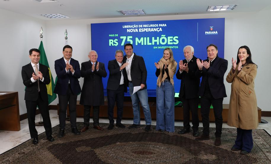 Ratinho Junior confirma R$ 741 milhões para infraestrutura urbana e rural de 12 municípios