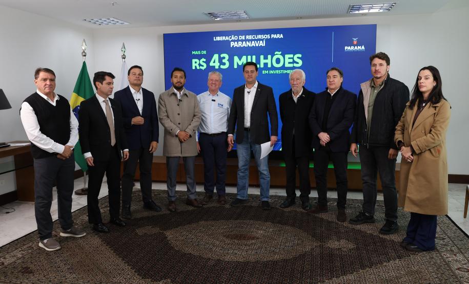 Ratinho Junior confirma R$ 741 milhões para infraestrutura urbana e rural de 12 municípios