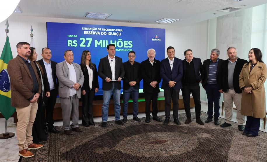 Ratinho Junior confirma R$ 741 milhões para infraestrutura urbana e rural de 12 municípios