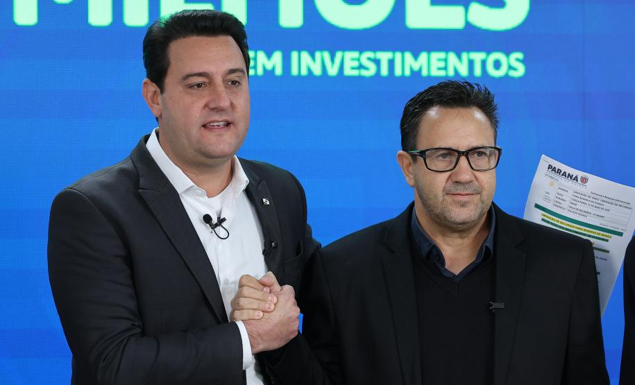Ratinho Junior confirma R$ 741 milhões para infraestrutura urbana e rural de 12 municípios
