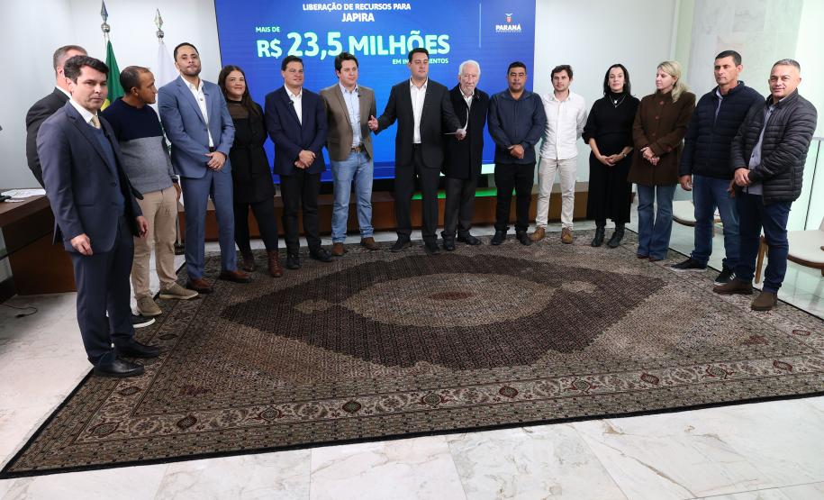 Governador Ratinho Junior confirma mais R$ 385,3 milhões em obras para 11 municípios