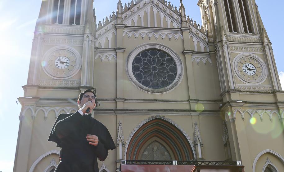 Governador participa do centenário da Arquidiocese de Curitiba e da celebração de Corpus Christi