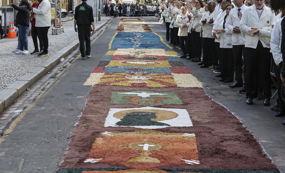 Governador participa do centenário da Arquidiocese de Curitiba e da celebração de Corpus Christi
