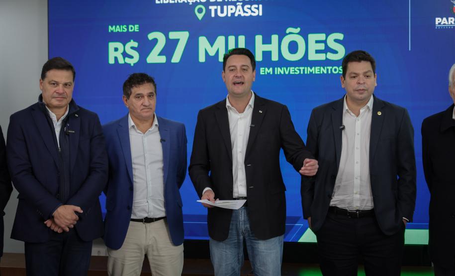 Governador confirma mais R$ 433,4 milhões para obras em 12 municípios