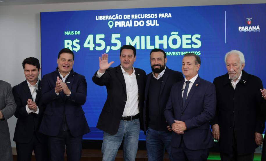 Governador confirma mais R$ 433,4 milhões para obras em 12 municípios