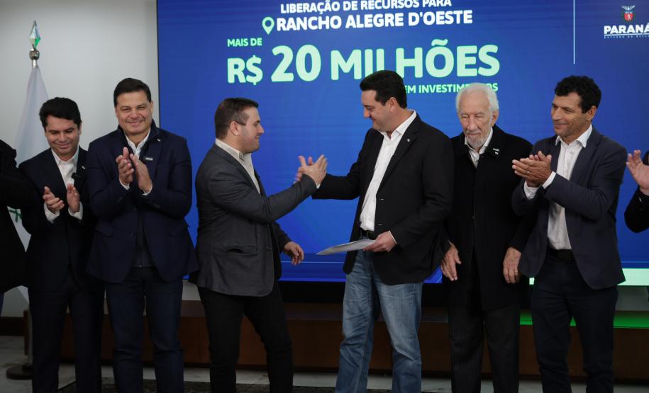 Governador confirma mais R$ 433,4 milhões para obras em 12 municípios
