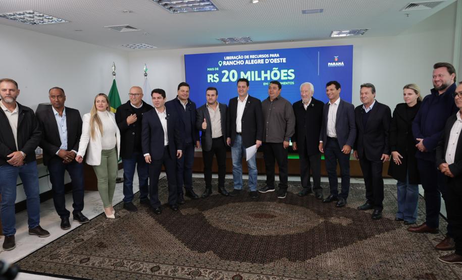 Governador confirma mais R$ 433,4 milhões para obras em 12 municípios