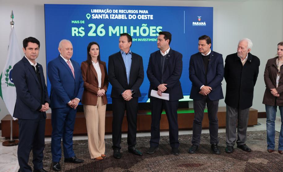 Ratinho Junior confirma R$ 565,6 milhões para 11 municípios do Estado