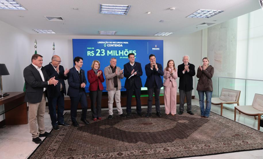 Ratinho Junior confirma R$ 565,6 milhões para 11 municípios do Estado