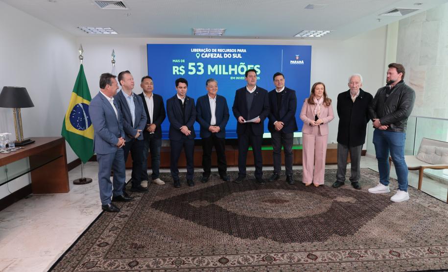 Ratinho Junior confirma R$ 565,6 milhões para 11 municípios do Estado
