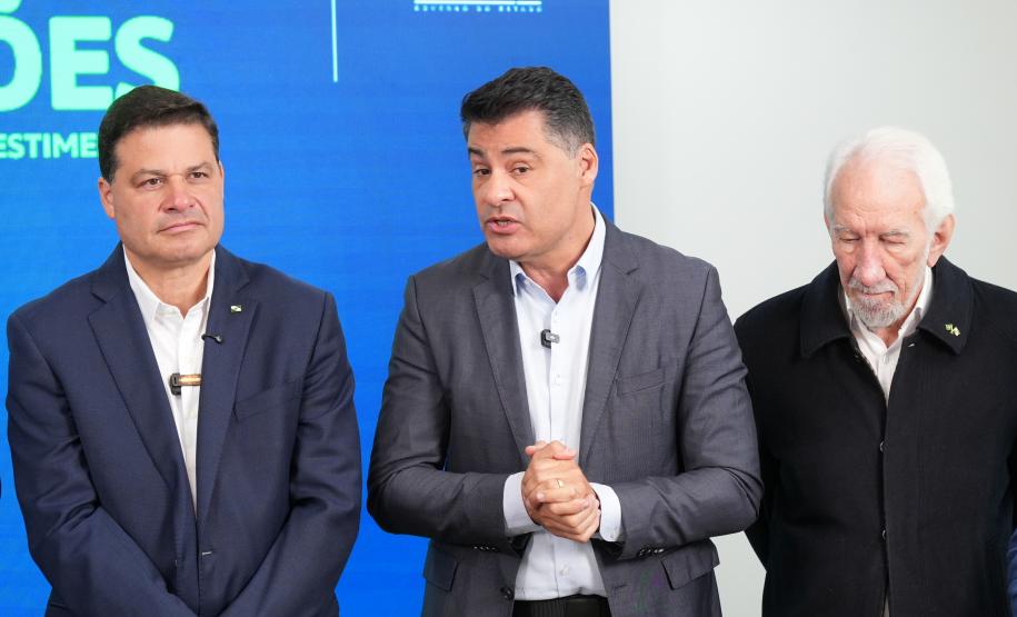Ratinho Junior confirma quase R$ 890 milhões para obras e investimentos em 12 municípios