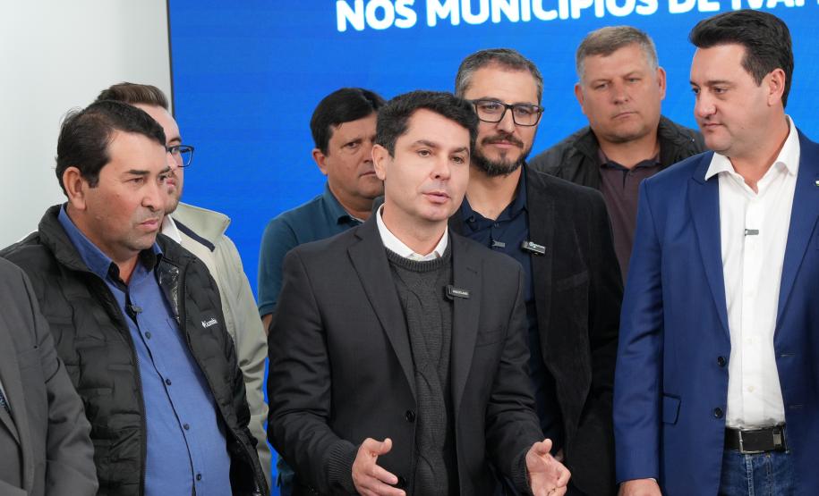 Ratinho Junior confirma quase R$ 890 milhões para obras e investimentos em 12 municípios