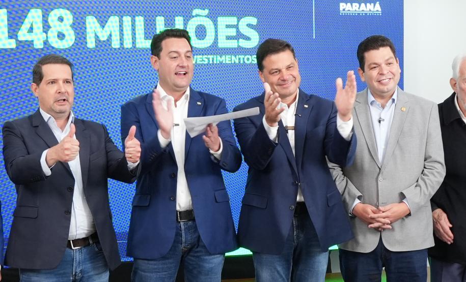 Ratinho Junior confirma quase R$ 890 milhões para obras e investimentos em 12 municípios