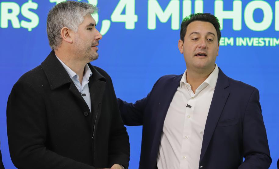 Governador libera R$ 350 milhões para obras e equipamentos em nove cidades