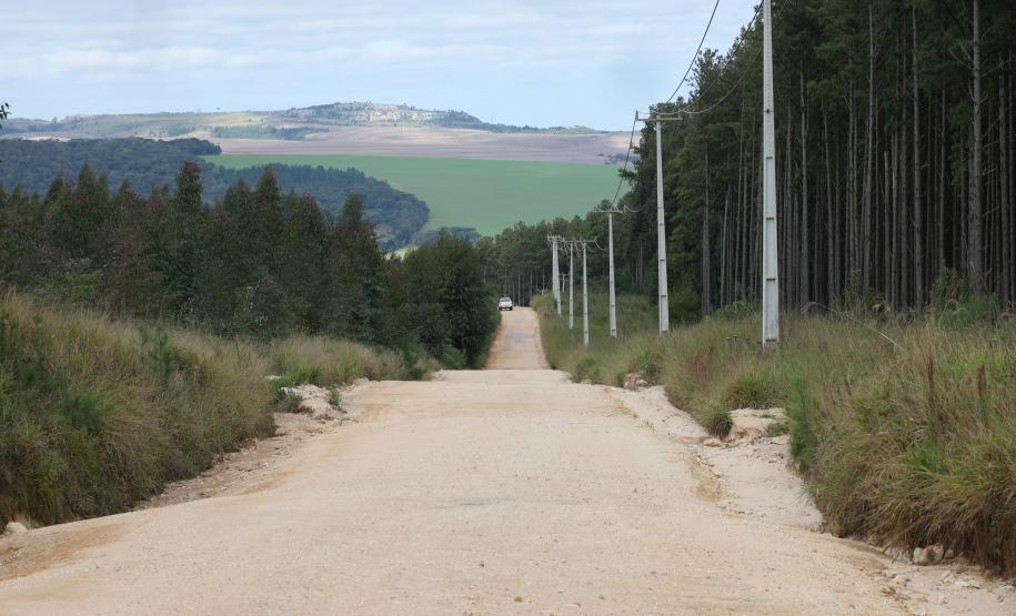 Governador autoriza pavimentação urbana e do acesso ao Buraco do Padre em Ponta Grossa