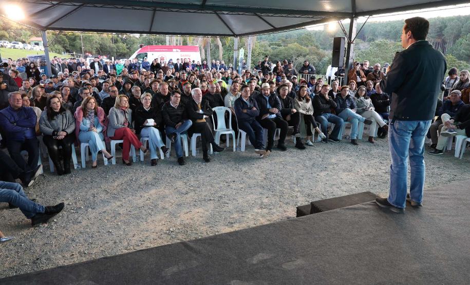 Governador autoriza pavimentação urbana e do acesso ao Buraco do Padre em Ponta Grossa