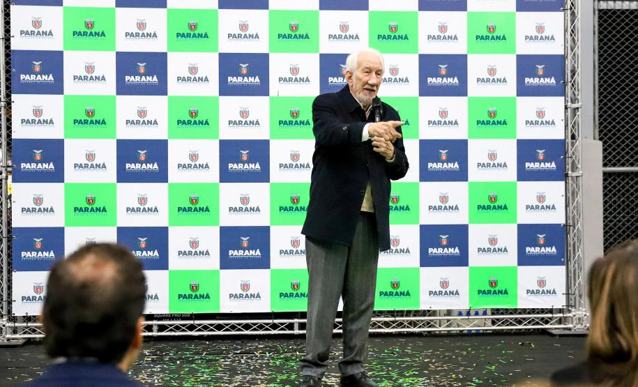 Estado entrega reforma e quadra coberta aguardada há anos em escola de Pinhais