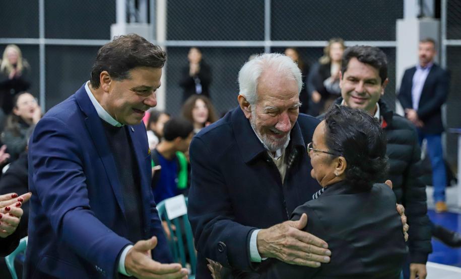 Estado entrega reforma e quadra coberta aguardada há anos em escola de Pinhais