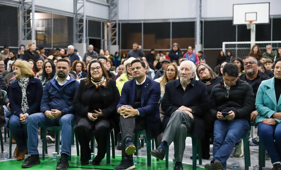 Estado entrega reforma e quadra coberta aguardada há anos em escola de Pinhais