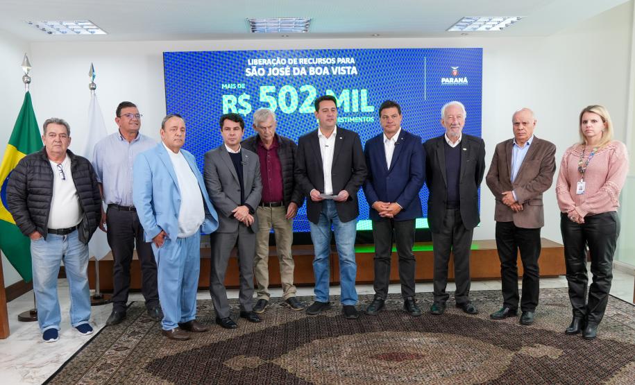 Ratinho Junior confirma mais de R$ 453 milhões para obras em 11 municípios