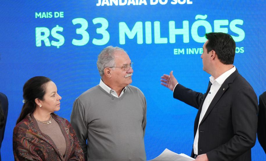 Ratinho Junior confirma mais de R$ 453 milhões para obras em 11 municípios