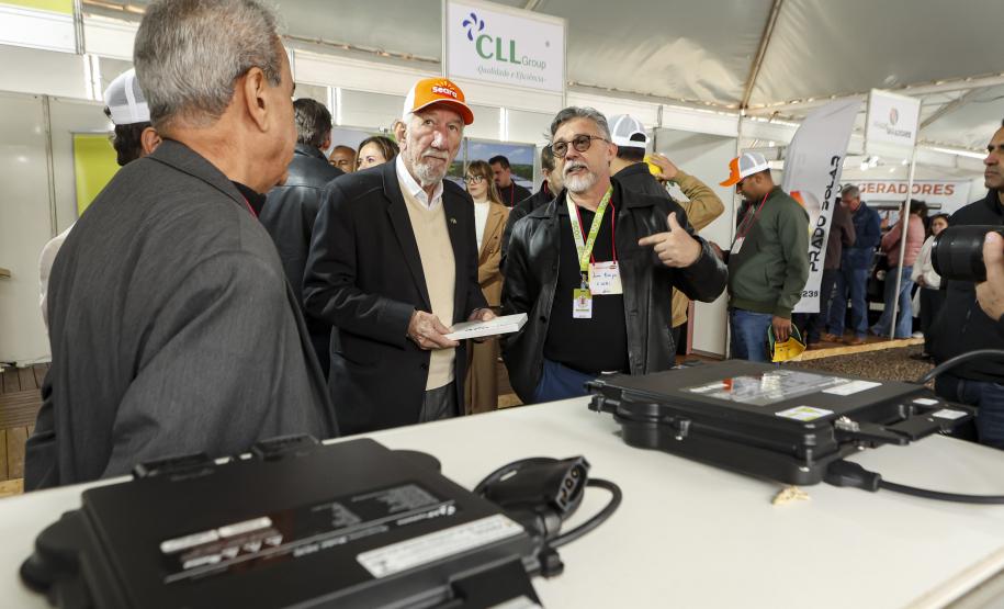 Governador em exercício destaca produção avícola paranaense em evento do setor