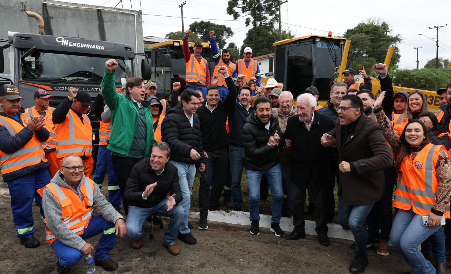 Governador autoriza início das obras de pavimentação da Estrada do Socavão, em Castro