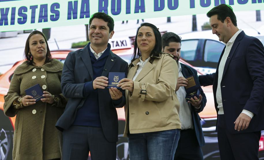 Em reunião com taxistas, governador destaca linha de crédito para a categoria