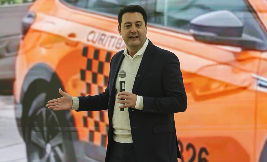 Em reunião com taxistas, governador destaca linha de crédito para a categoria