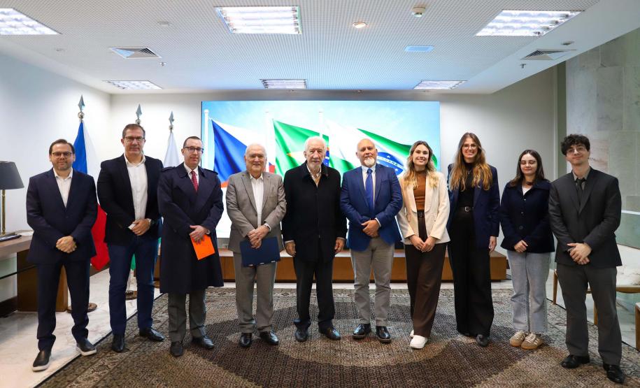 Paraná apresenta ambiente de negócios a empresas tchecas em encontro no Palácio Iguaçu