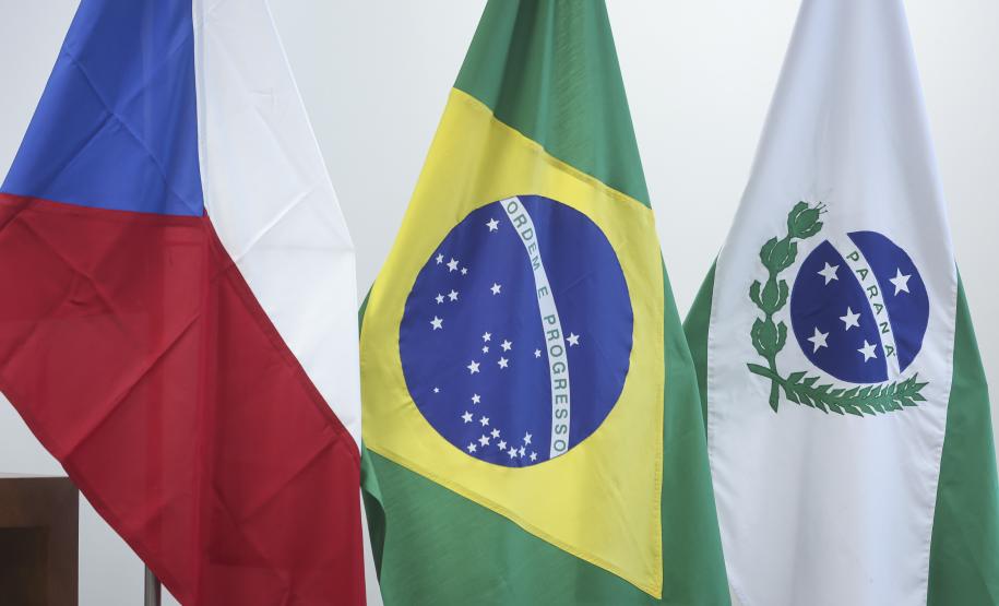 Paraná apresenta ambiente de negócios a empresas tchecas em encontro no Palácio Iguaçu