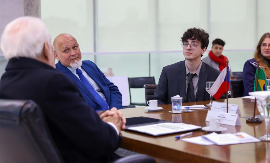 Paraná apresenta ambiente de negócios a empresas tchecas em encontro no Palácio Iguaçu
