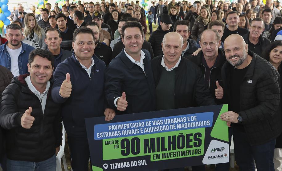 Ratinho Junior libera R$ 90,7 milhões para pavimentação de estrada turística e outras obras em Tijucas do Sul