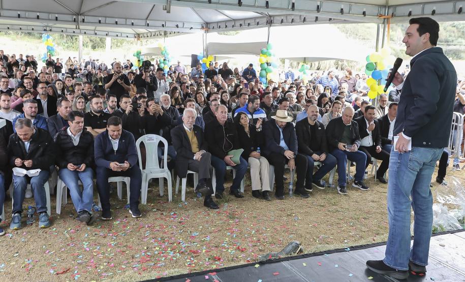 Ratinho Junior libera R$ 90,7 milhões para pavimentação de estrada turística e outras obras em Tijucas do Sul