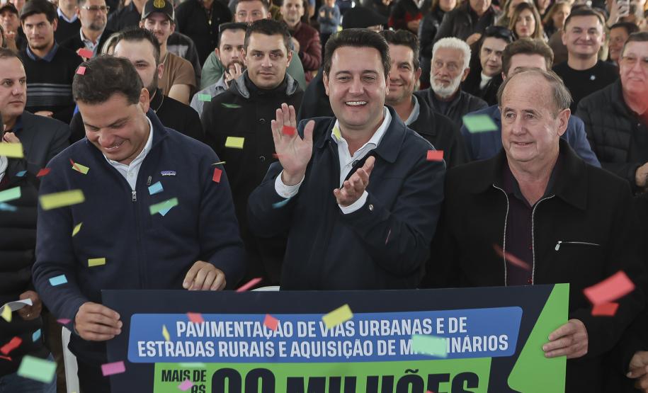 Ratinho Junior libera R$ 90,7 milhões para pavimentação de estrada turística e outras obras em Tijucas do Sul