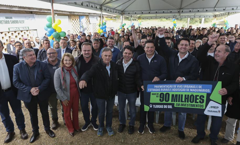 Ratinho Junior libera R$ 90,7 milhões para pavimentação de estrada turística e outras obras em Tijucas do Sul