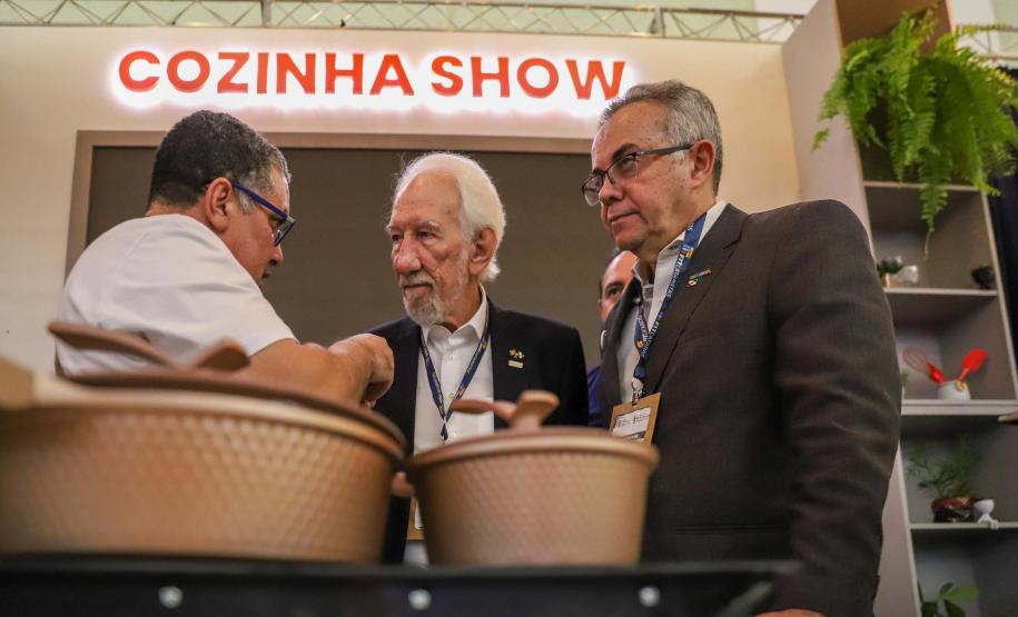 Estado divulga destinos, gastronomia e serviços turísticos no FITCataratas