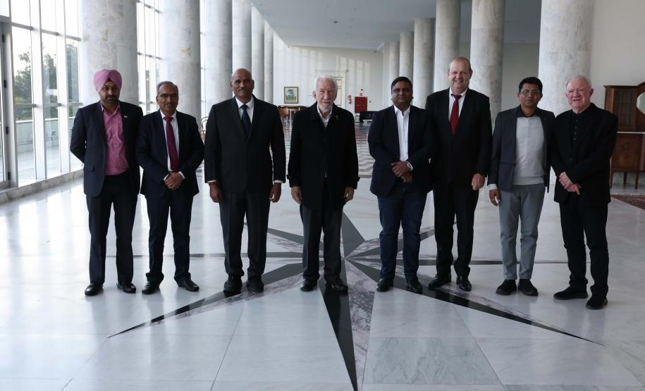 Vice-governador recebe comitiva da Índia para debater instalação de supercomputadores no Paraná