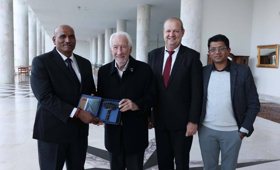 Vice-governador recebe comitiva da Índia para debater instalação de supercomputadores no Paraná