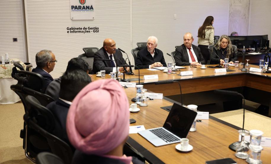 Vice-governador recebe comitiva da Índia para debater instalação de supercomputadores no Paraná
