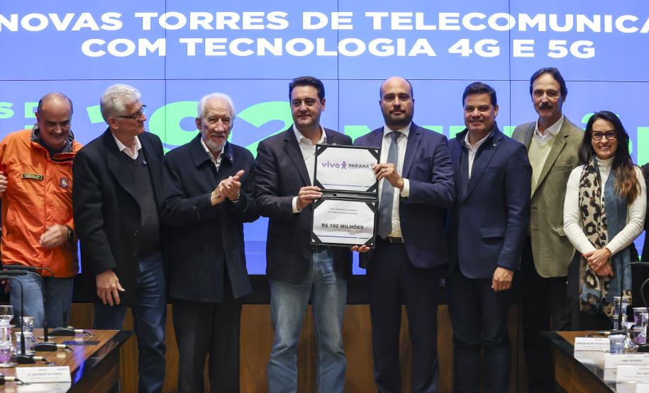 Governador anuncia parceria de R$ 192 milhões com a Vivo para ampliar cobertura de telefonia e internet