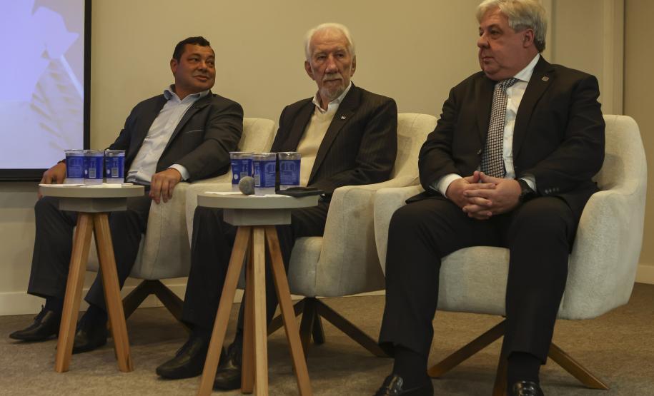 Piana participa de homenagens à Associação Comercial do Paraná e à educação adventista