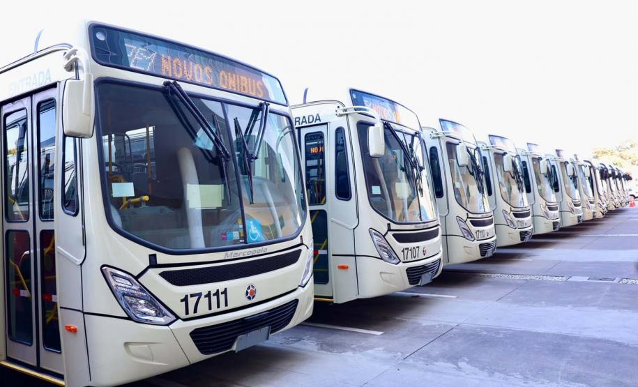 23 metros e quase 200 lugares: Paraná ganha primeiros ônibus superarticulados