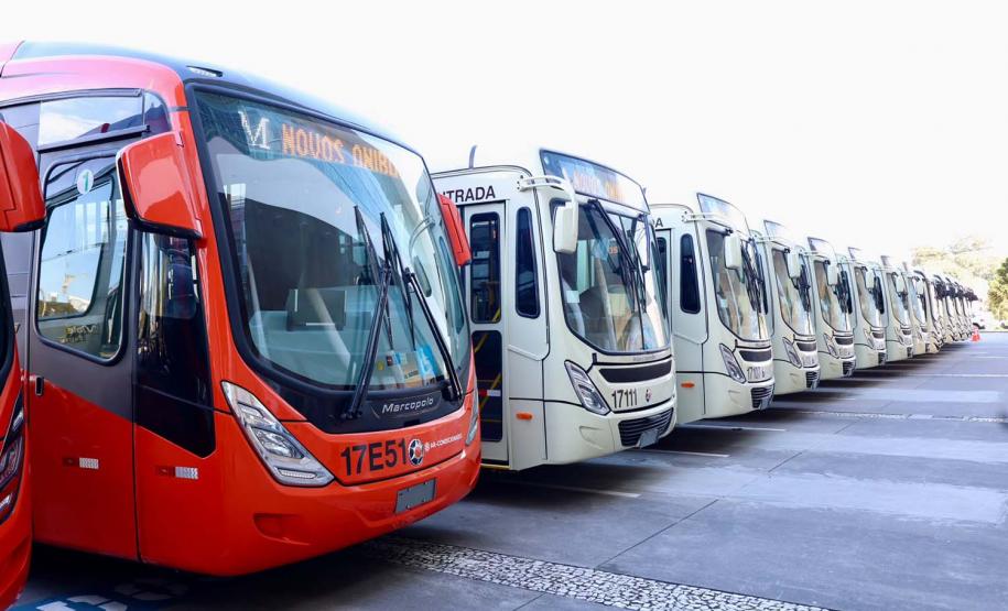 23 metros e quase 200 lugares: Paraná ganha primeiros ônibus superarticulados