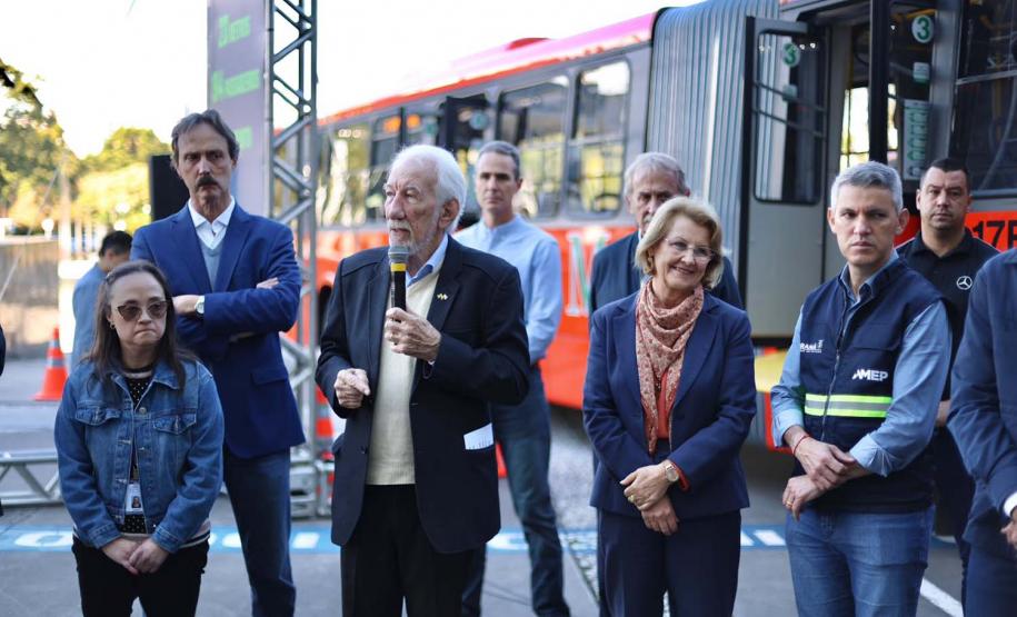23 metros e quase 200 lugares: Paraná ganha primeiros ônibus superarticulados