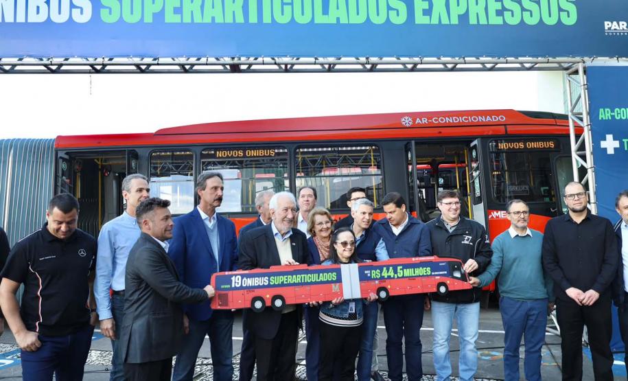 23 metros e quase 200 lugares: Paraná ganha primeiros ônibus superarticulados
