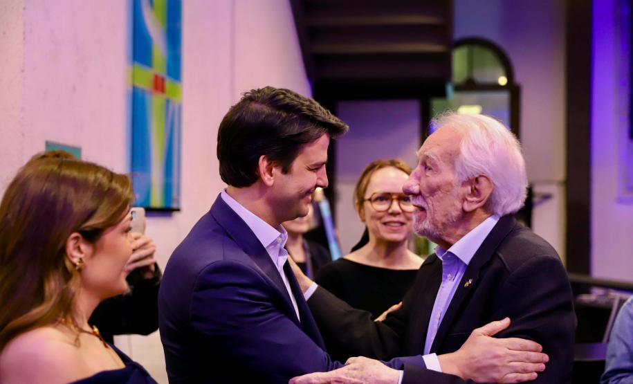 150 atrações: Piana participa do lançamento da programação do Natal de Curitiba 2026