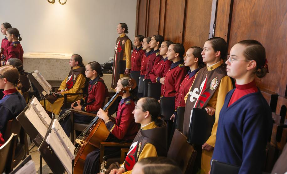 Darci Piana recebe imagem peregrina de Nossa Senhora do Rocio no Palácio Iguaçu